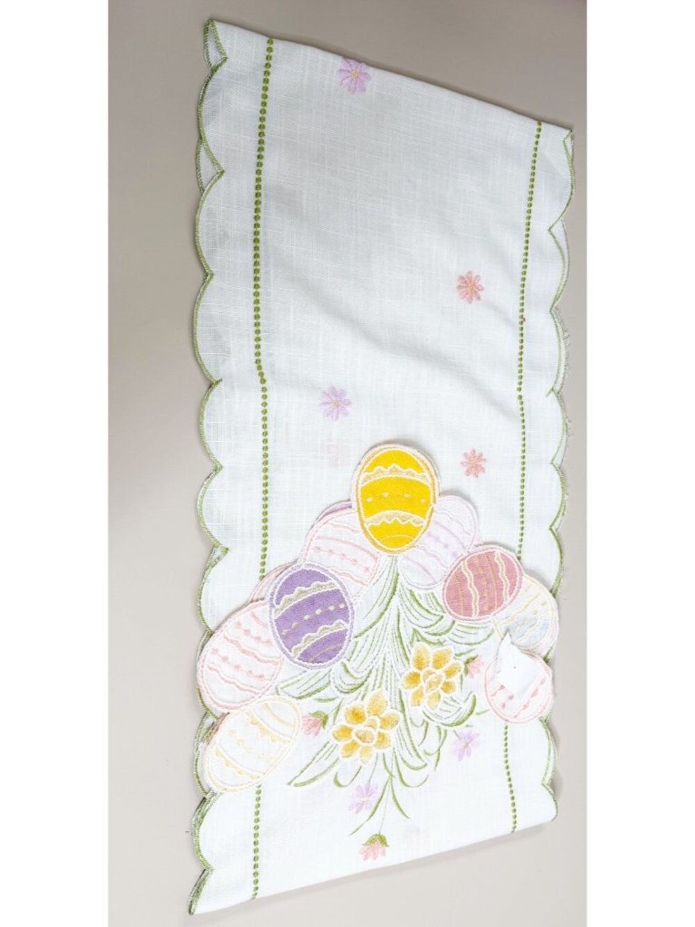 Max Studio Easter TableRunner 14” x 90” Easter Eggs Flowers Scalloped White EUC